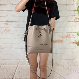 Mk trista bucket bag Clearance